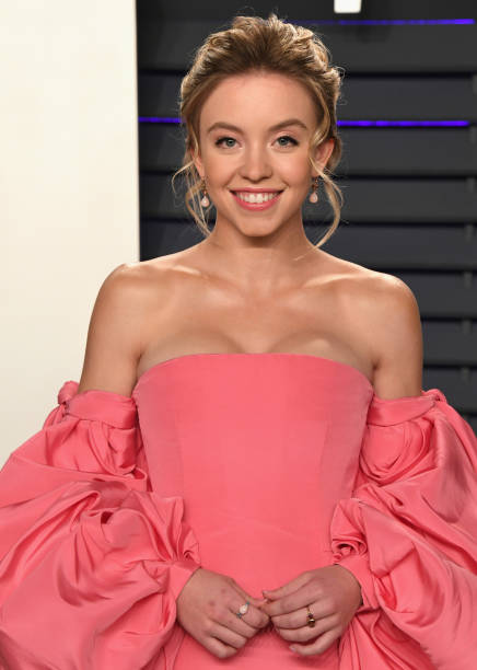 Sydney Sweeney attends the 2019 Vanity Fair Oscar Party hosted by Radhika Jones at Wallis Annenberg Center for the Performing Arts on February 24, 2019 in Beverly Hills, California — frame 137/179 (436×612)
