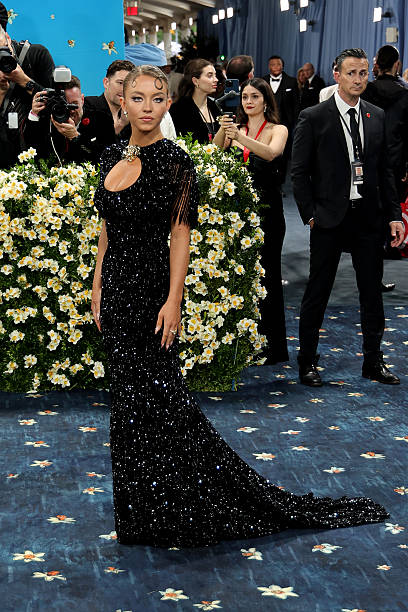 Sydney Sweeney attends the 2025 Met Gala Celebrating "Superfine: Tailoring Black Style" at Metropolitan Museum of Art on May 05, 2025 in New York City — frame 58/73 (408×612)