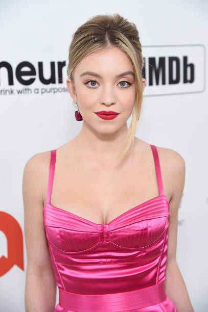 Sydney Sweeney attends the 28th Annual Elton John AIDS Foundation Academy Awards Viewing Party sponsored by IMDb, Neuro Drinks and Walmart on February 09, 2020 in West Hollywood, California — frame 1/20 (407×612)