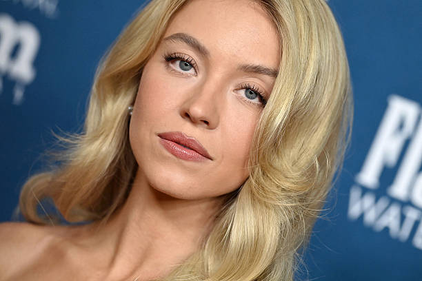 Sydney Sweeney attends the 41st Annual Santa Barbara International Film Festival: Virtuosos Award at The Arlington Theatre on February 08, 2026 in Santa Barbara, California — frame 37/86 (612×408)