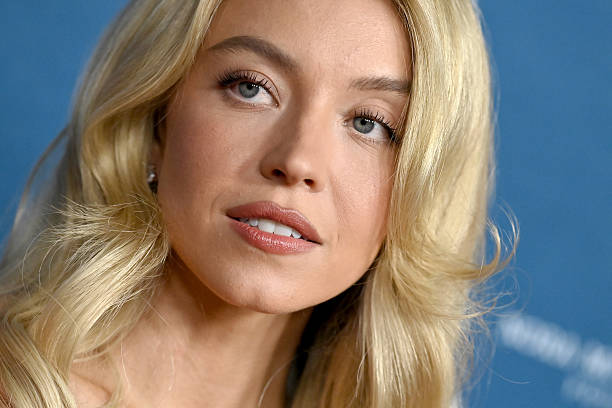 Sydney Sweeney attends the 41st Annual Santa Barbara International Film Festival: Virtuosos Award at The Arlington Theatre on February 08, 2026 in Santa Barbara, California — frame 79/86 (612×408)
