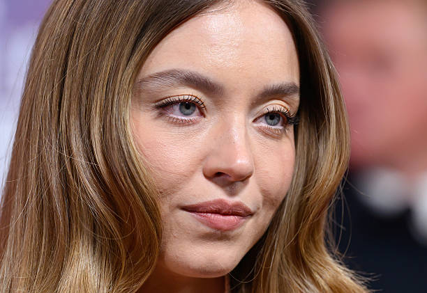 Sydney Sweeney attends the "Christy" Headline Gala at the 69th BFI London Film Festival at The Royal Festival Hall on October 17, 2025 in London, England — frame 57/109 (612×421)