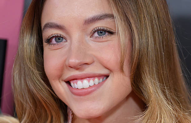 Sydney Sweeney attends the "Christy" Headline Gala at the 69th BFI London Film Festival at The Royal Festival Hall on October 17, 2025 in London, England — frame 62/109 (612×394)