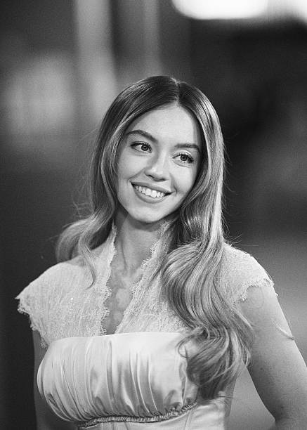 Sydney Sweeney attends the "Christy" Headline Gala at the 69th BFI London Film Festival at The Royal Festival Hall on October 17, 2025 in London, England — frame 10/109 (437×612)