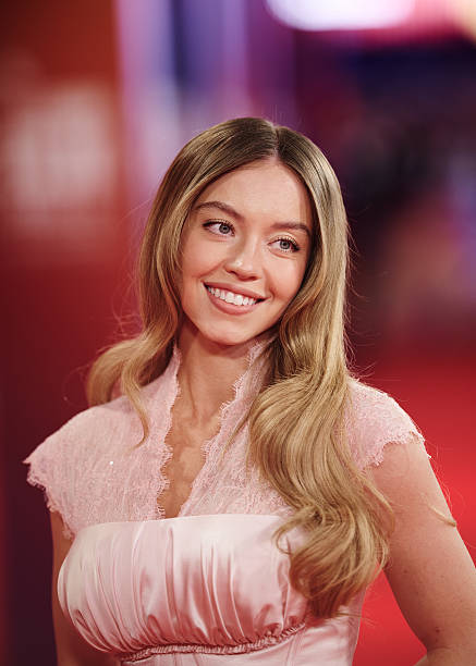 Sydney Sweeney attends the "Christy" Headline Gala at the 69th BFI London Film Festival at The Royal Festival Hall on October 17, 2025 in London, England — frame 27/109 (437×612)