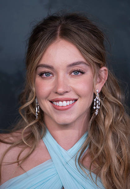 Sydney Sweeney attends the "Echo Valley" European Premiere at the BFI Southbank on June 10, 2025 in London, England — frame 14/18 (419×612)