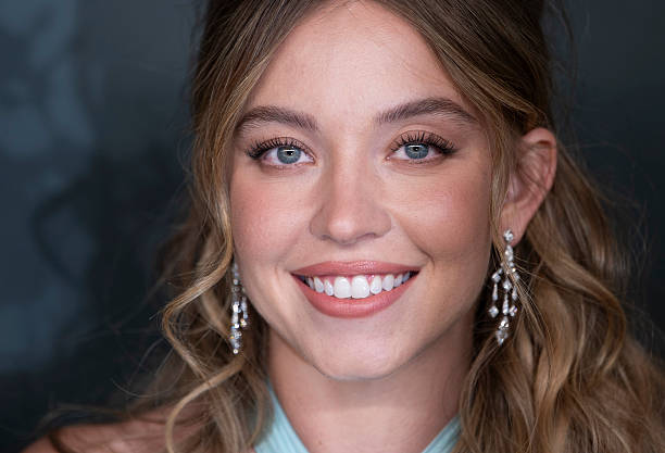 Sydney Sweeney attends the "Echo Valley" European Premiere at the BFI Southbank on June 10, 2025 in London, England — frame 15/18 (612×417)