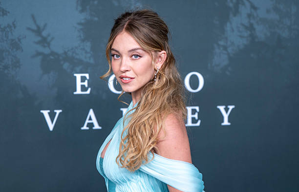 Sydney Sweeney attends the "Echo Valley" European Premiere at the BFI Southbank on June 10, 2025 in London, England — frame 12/18 (612×393)