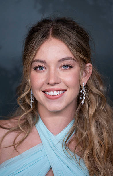Sydney Sweeney attends the "Echo Valley" European Premiere at the BFI Southbank on June 10, 2025 in London, England — frame 16/18 (394×612)
