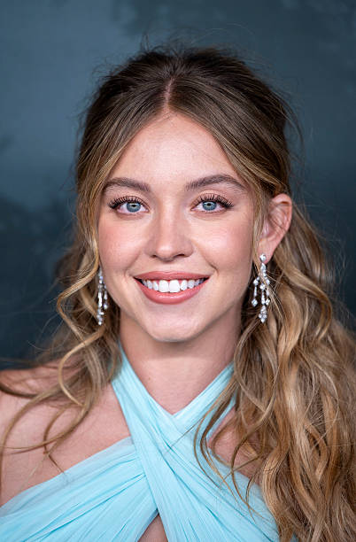 Sydney Sweeney attends the "Echo Valley" European Premiere at the BFI Southbank on June 10, 2025 in London, England — frame 13/18 (402×612)