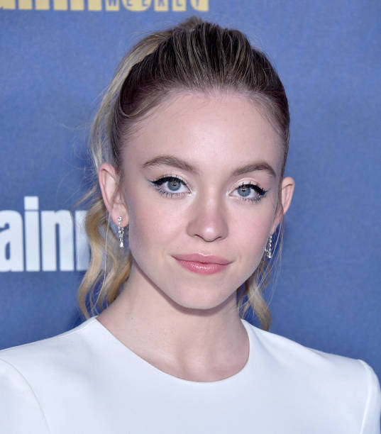 Sydney Sweeney attends the Entertainment Weekly Pre-SAG Celebration at Chateau Marmont on January 18, 2020 in Los Angeles, California (537×612)