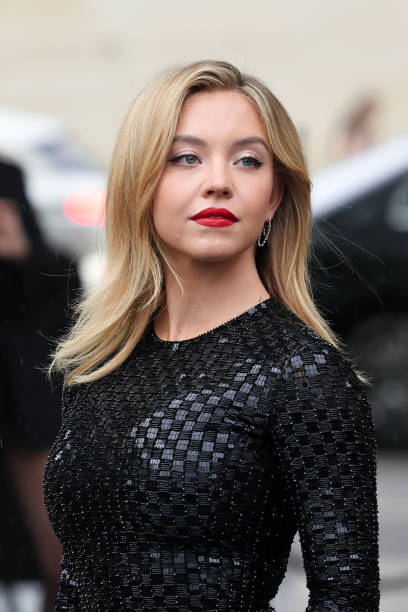 Sydney Sweeney attends the Giorgio Armani Privé Haute Couture Fall/Winter 2023/2024 show as part of Paris Fashion Week on July 04, 2023 in Paris, France — frame 16/44 (408×612)