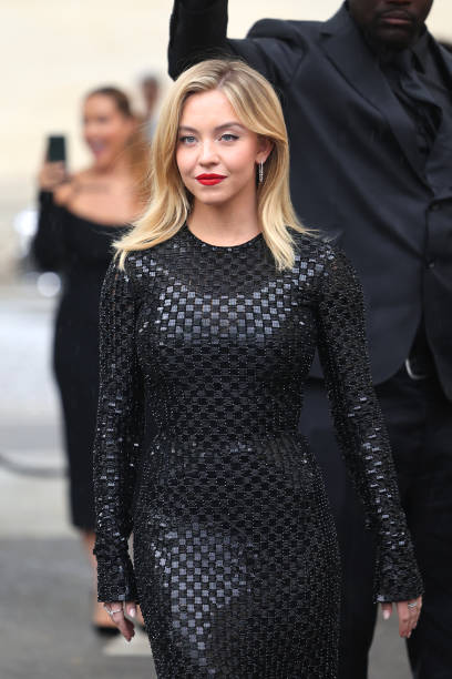Sydney Sweeney attends the Giorgio Armani Privé Haute Couture Fall/Winter 2023/2024 show as part of Paris Fashion Week on July 04, 2023 in Paris, France — frame 38/44 (408×612)