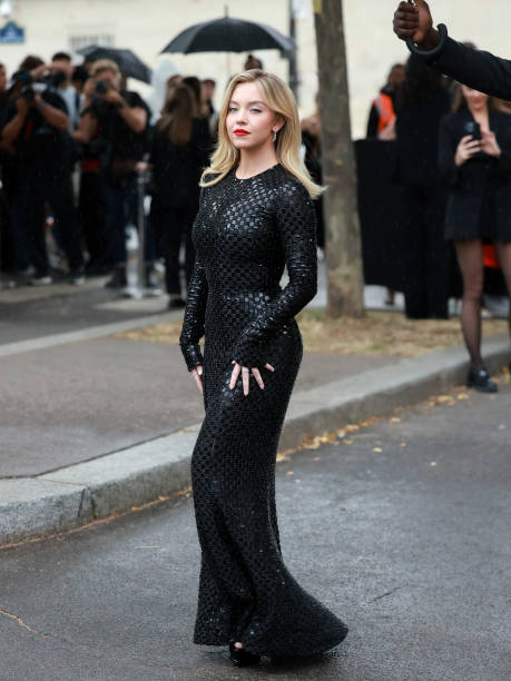 Sydney Sweeney attends the Giorgio Armani Privé Haute Couture Fall/Winter 2023/2024 show as part of Paris Fashion Week on July 04, 2023 in Paris, France — frame 21/44 (459×612)