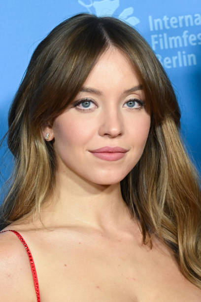 Sydney Sweeney attends the "Reality" premiere during the 73rd Berlinale International Film Festival Berlin at Zoo Palast on February 18, 2023 in Berlin, Germany — frame 104/128 (408×612)