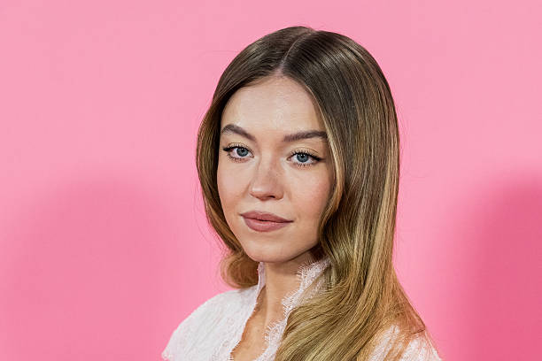 Sydney Sweeney attends the UK premiere of 'Christy' during the 69th BFI London Film Festival at the Royal Festival Hall in London, United Kingdom on October 17, 2025 — frame 22/27 (612×408)