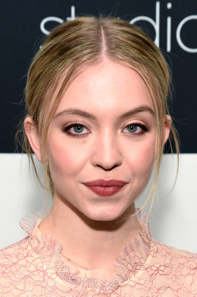 Sydney Sweeney — frame 30/42 (407×612)