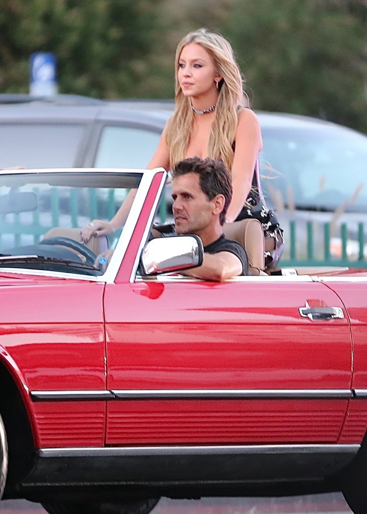 SYDNEY SWEENEY Cruises Sunset Blvd in a Classic Convertible Mercedes-Benz at a Photoshoot in Los Angeles 07/22/2023 (1200×1680)