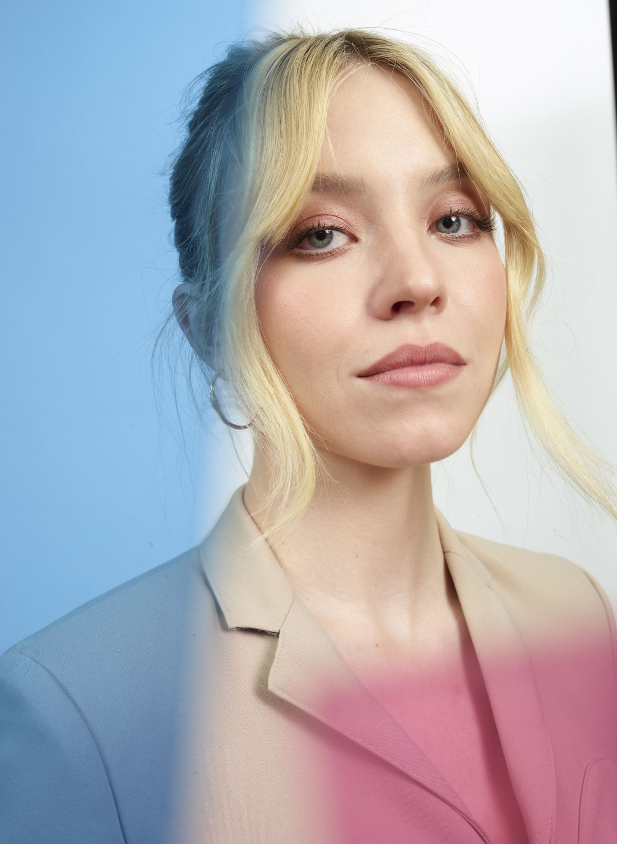 SYDNEY SWEENEY – Deadline Contenders Television Portraits 04/10/2022 (1200×1642)
