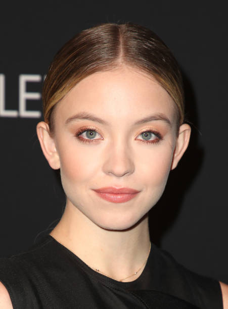 Sydney Sweeney — frame 18/42 (451×612)