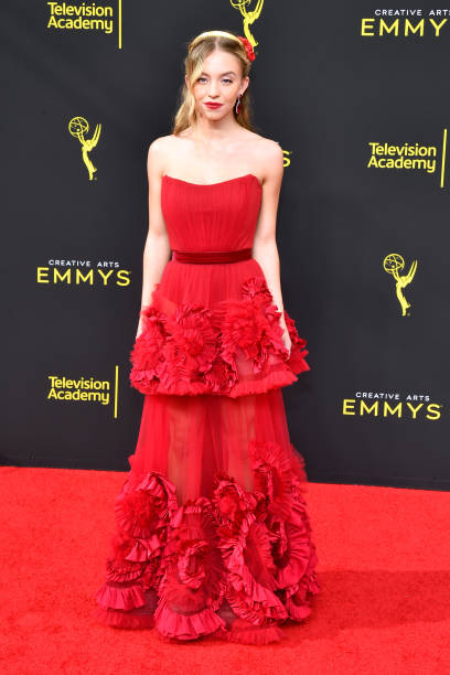 Sydney Sweeney — frame 25/42 (408×612)