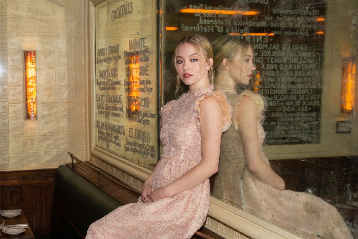 Sydney Sweeney (1200×800)