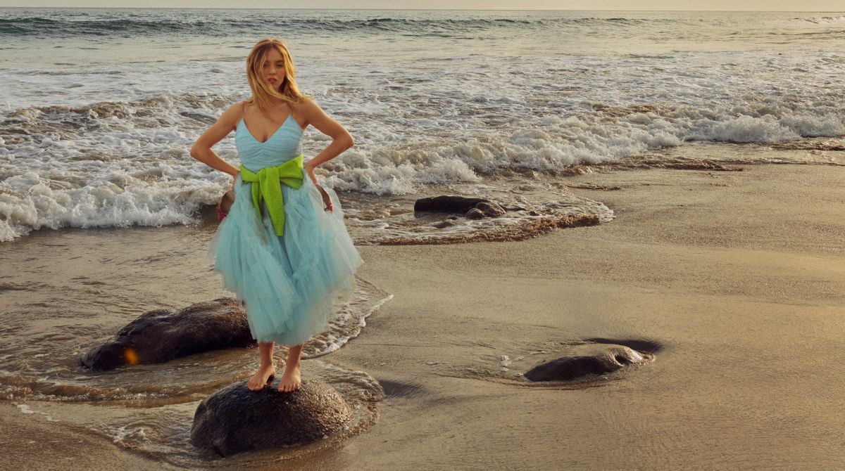 Sydney Sweeney (1200×670)