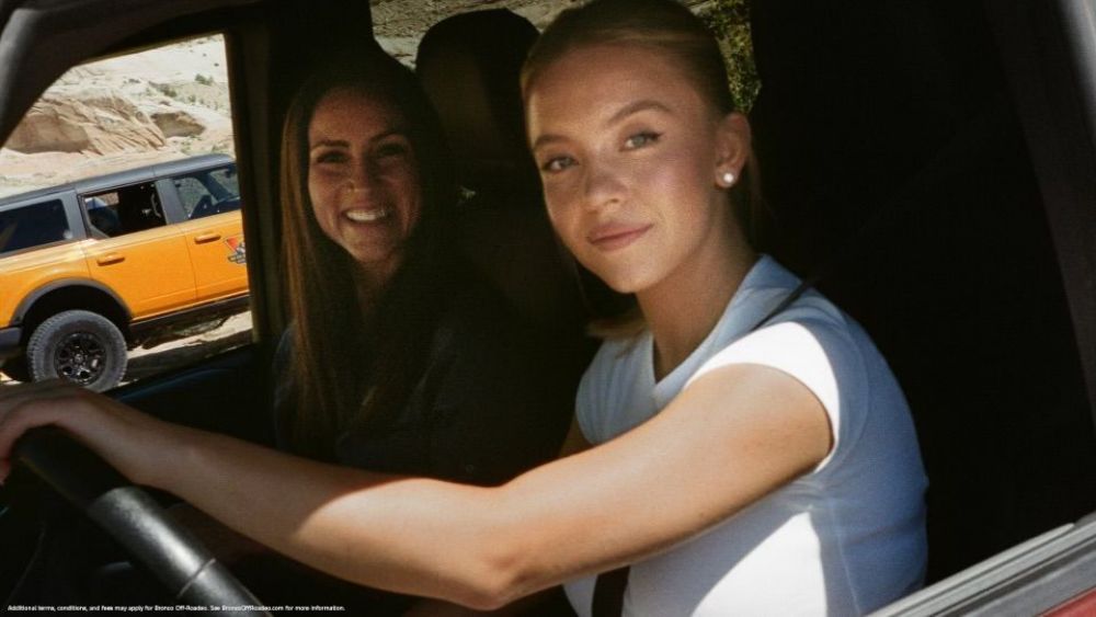 Sydney Sweeney (1000×563)