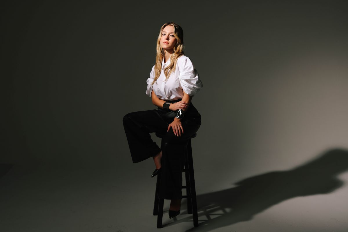 SYDNEY SWEENEY for Los Angeles Times, March 2024 (1200×800)