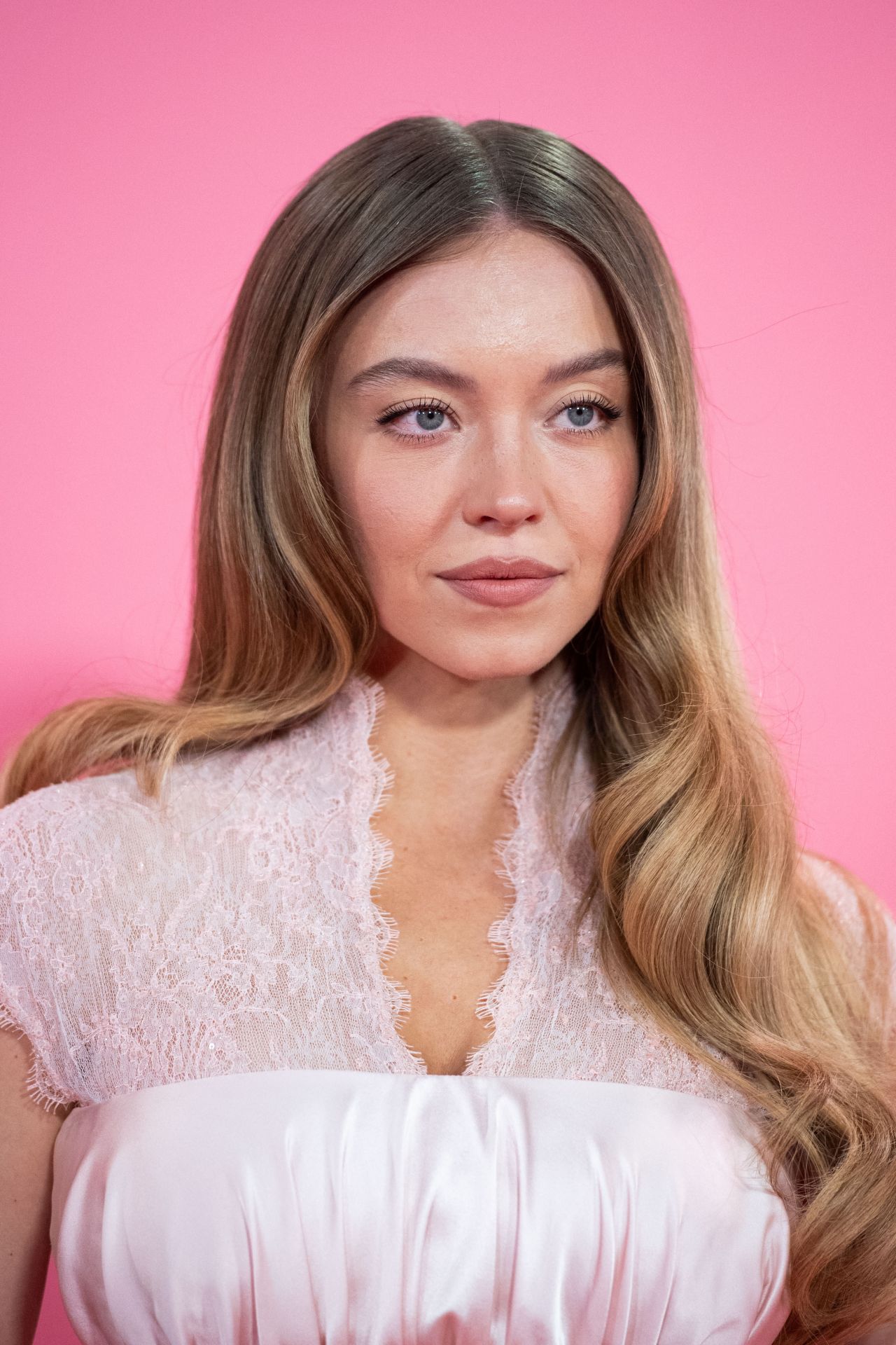 Sydney Sweeney in Custom Alexander McQueen at Christy Premiere London — frame 13/57 (1280×1920)