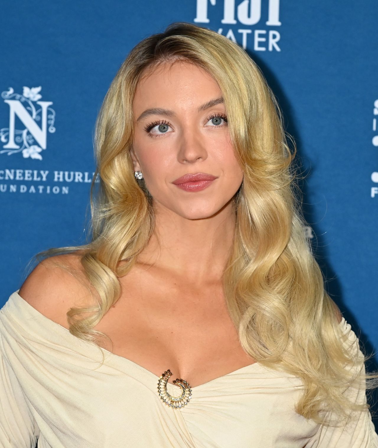Sydney Sweeney in Vintage Cecil Chapman at Santa Barbara Film Festival 2026 — frame 17/86 (1280×1515)