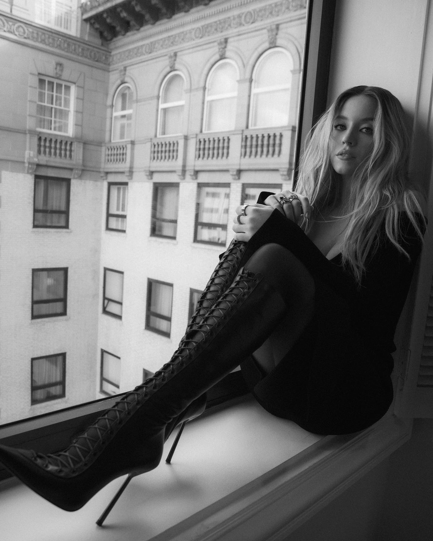 🕸 @madameweb 🕸