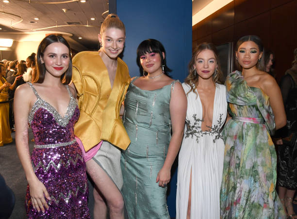 Maude Apatow, Hunter Schafer, Barbie Ferreira, Sydney Sweeney and Storm Reid attends The 2020 InStyle And Warner Bros. 77th Annual Golden Globe Awards Post-Party at The Beverly Hilton Hotel on January 05, 2020 in Beverly Hills, California — frame 1/3 (612×452)