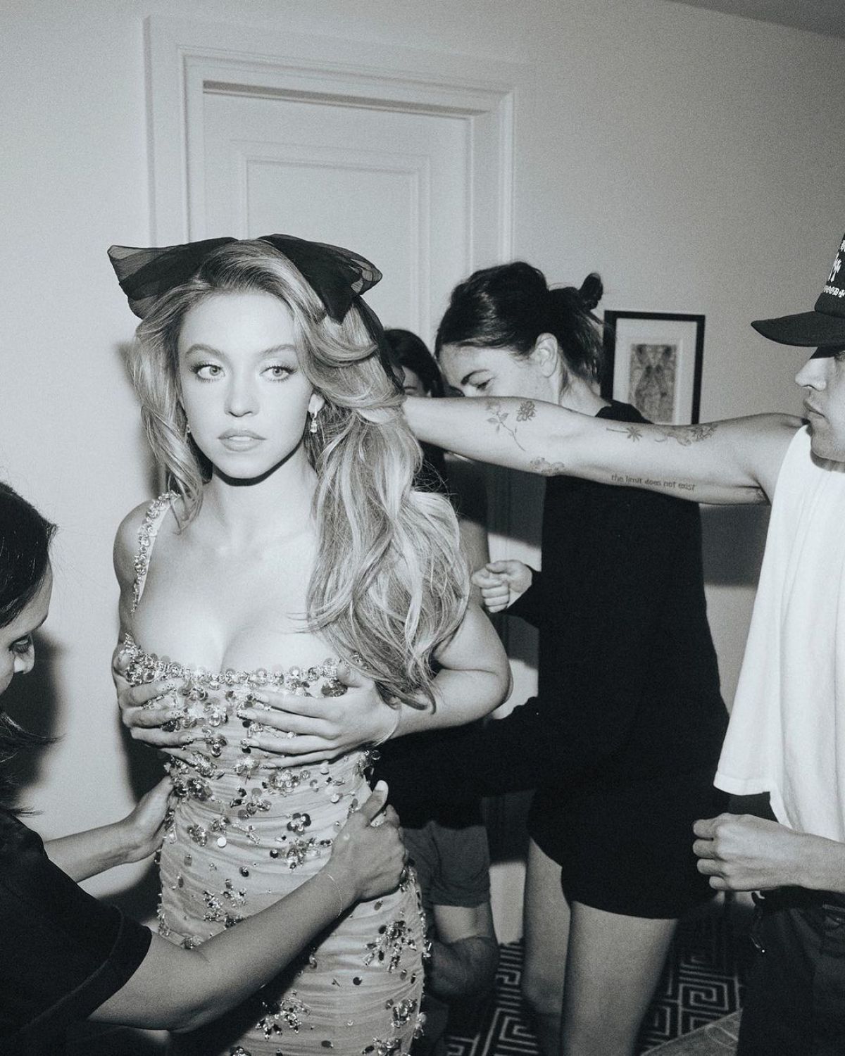 SYDNEY SWEENEY – Met Gala 2023 Behind the Scenes, May 2023 — frame 43/54 (1200×1500)