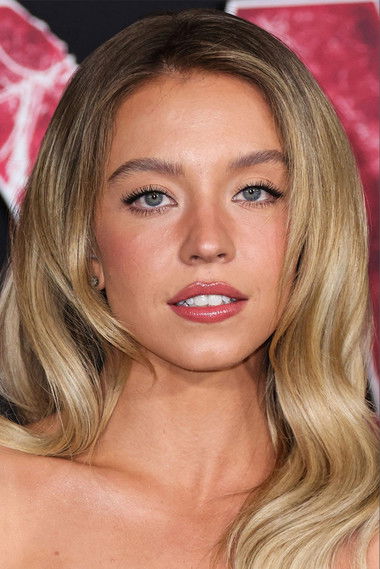 Sydney Sweeney — Profile Photo