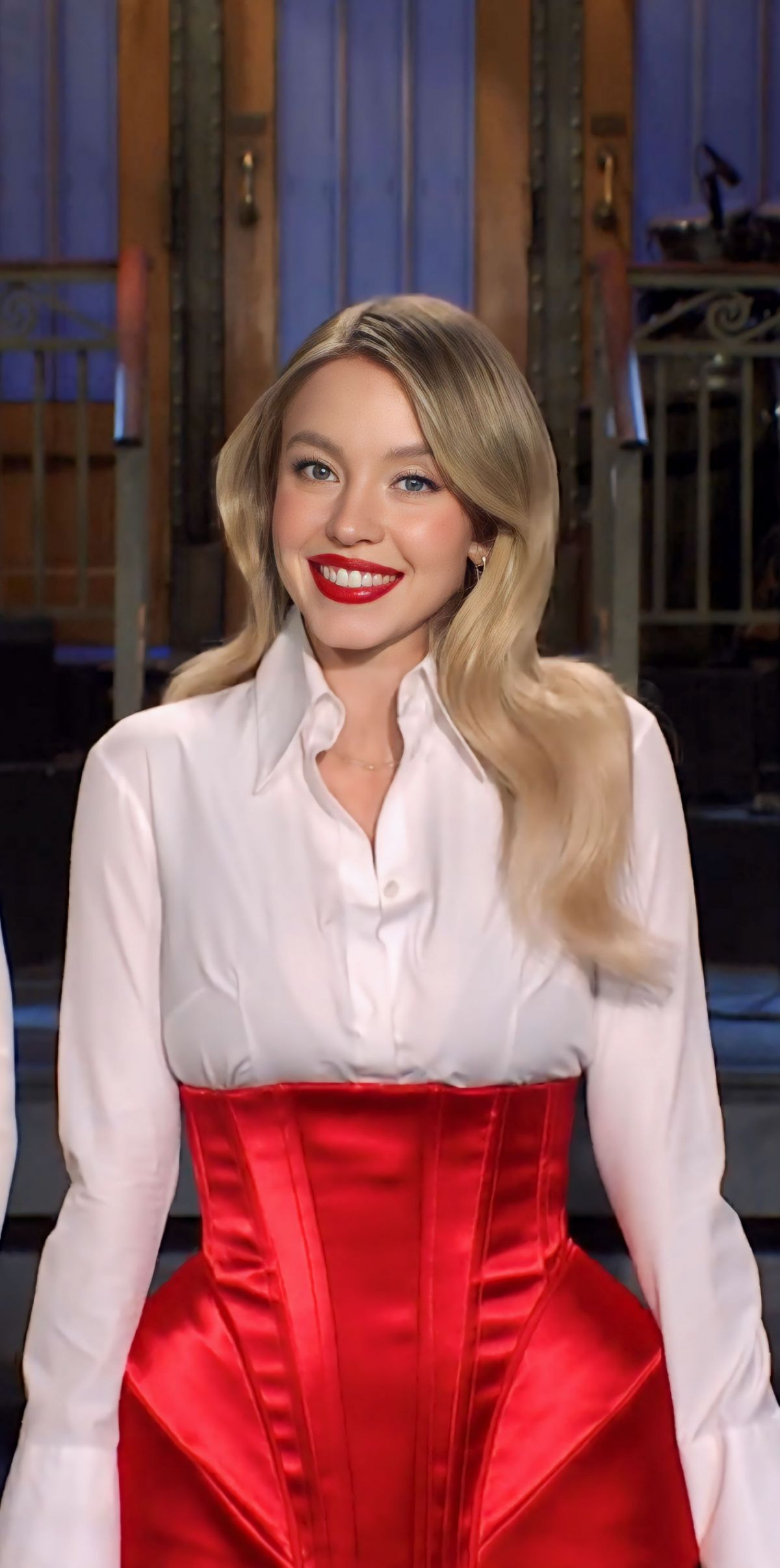 SYDNEY SWEENEY – SNL 03/02/2024 (1200×2412)