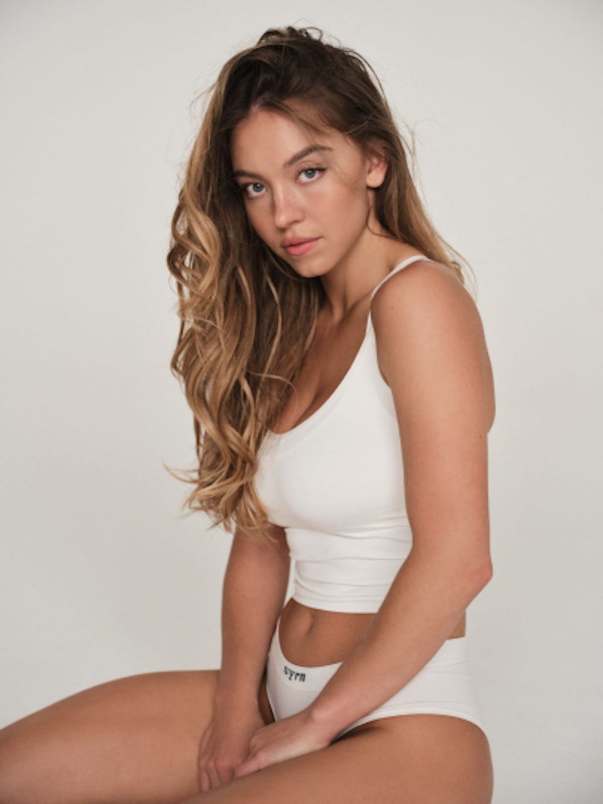 SYDNEY SWEENEY – SYRN Campaign, January 2026 (1200×1600)