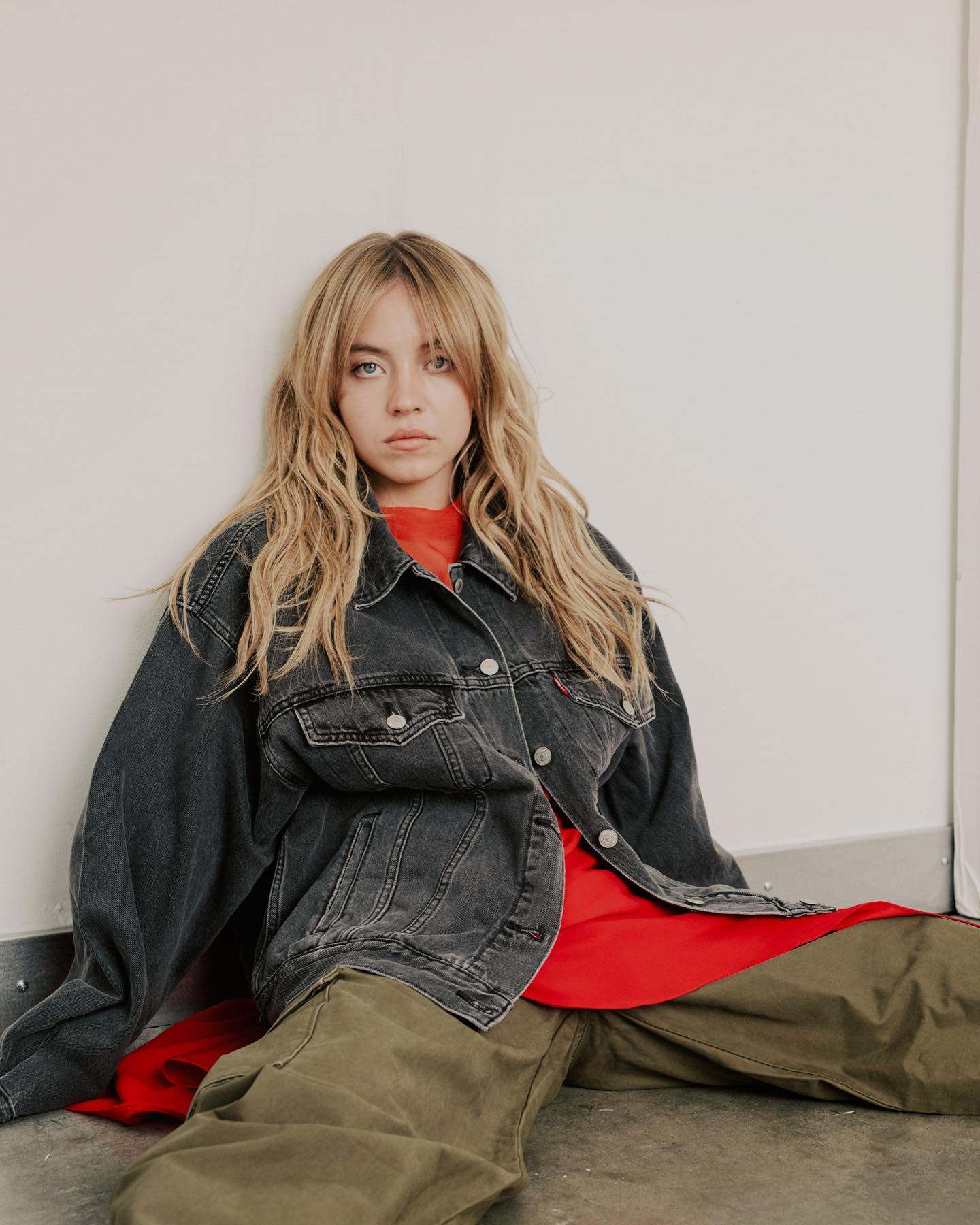 thank you @esmagazine for having me on your cover ✨