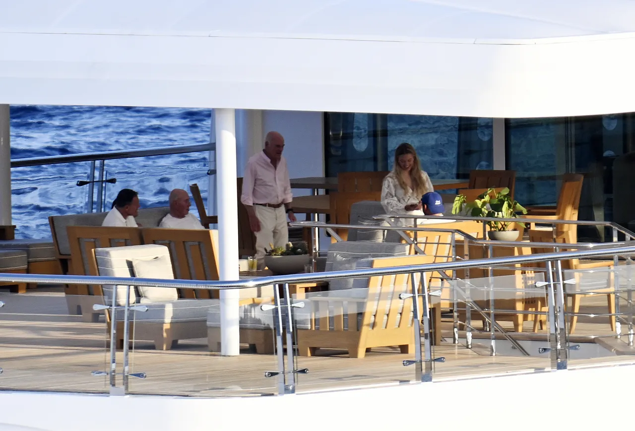 Sydney Sweeney White Openwork Yacht Look in Mallor